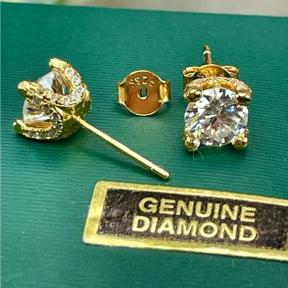 2.025CT Certifed Diamond Stud Earrings. 14k Plated white Gold on Silver 925 - Picture 4 of 4